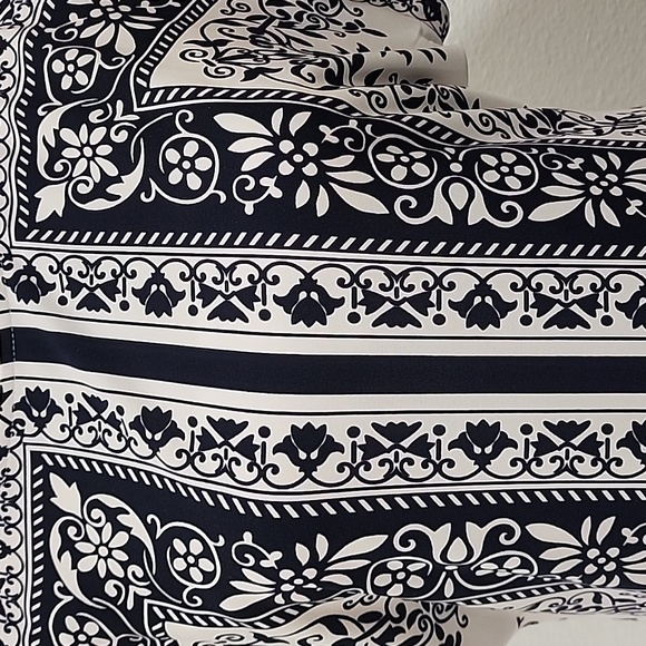 Sandra Darren Black and White Sheath Dress with Dolman Sleeves - Picture 3 of 7